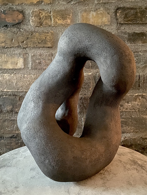 Keramik skulptur af Pernille Calundan